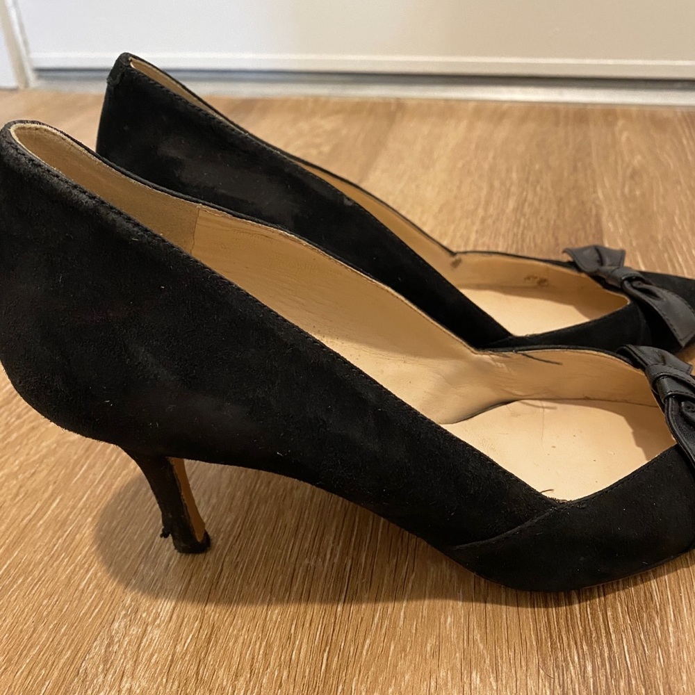 Nine West black bow heels